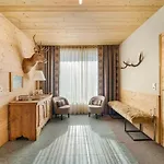 Chesa Wolf Apartman *