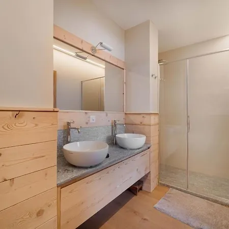 Chesa Wolf Apartment Zuoz