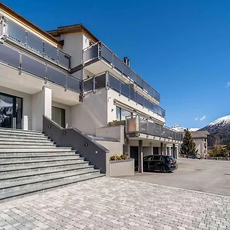 Chesa Wolf Apartment *