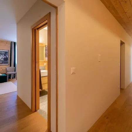 Chesa Wolf Apartment Zuoz