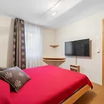 Apartament Chesa Wolf *