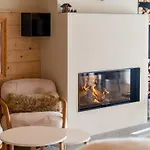 Chesa Wolf Apartament *