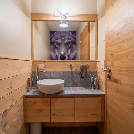 Chesa Wolf